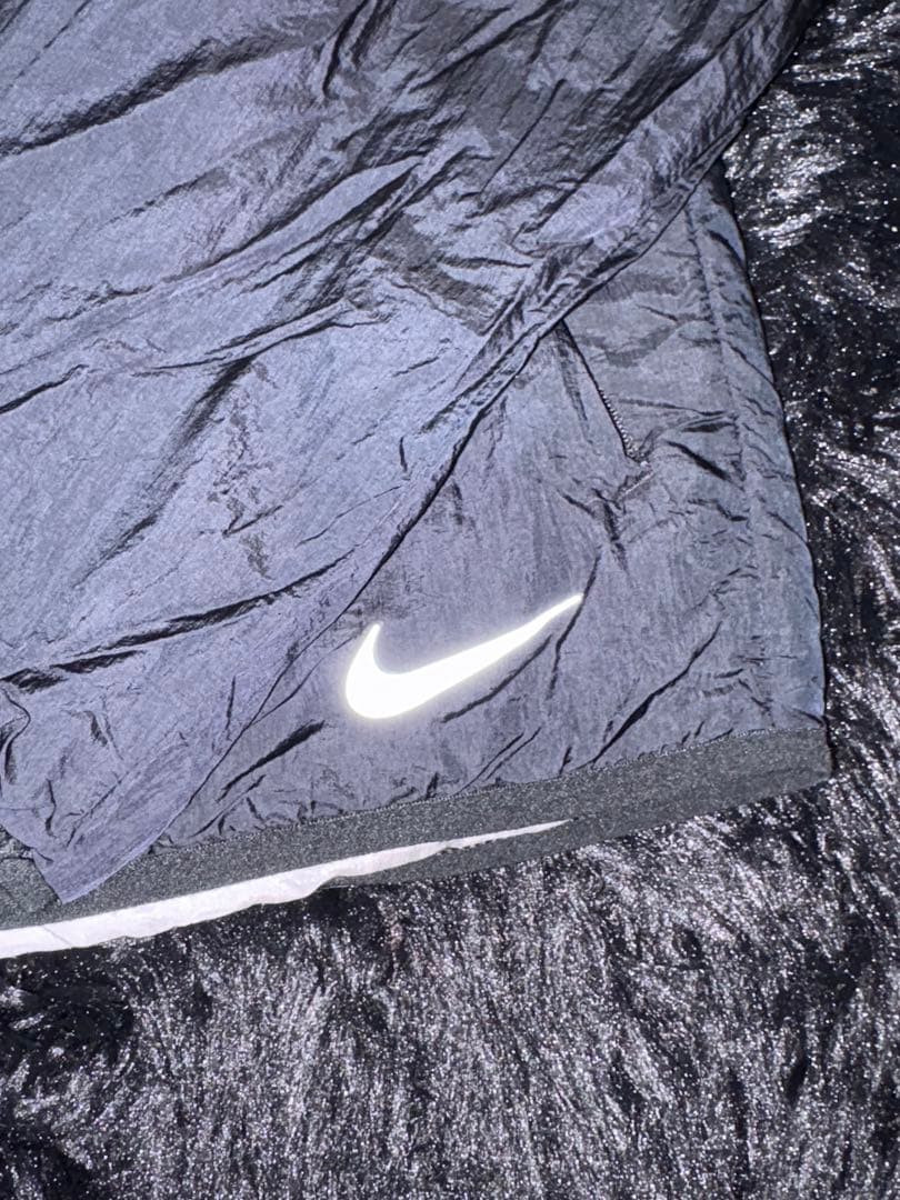 ナイキランニング　NIKE　エアロレイヤー　ダウンジャケット　ランニングウェア