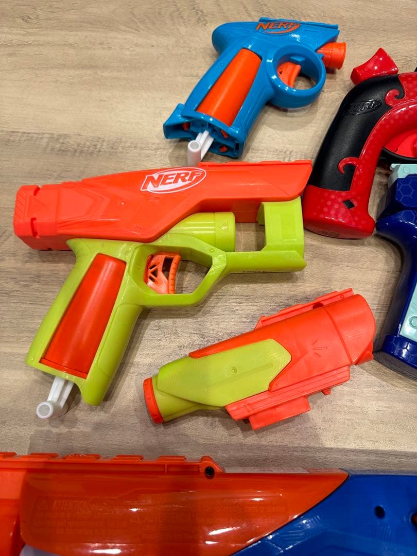 値引き中！NERF ナーフフォートナイトトイガンセット ダーツ付きターゲット付き