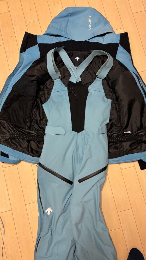 【美品】デサント　スキーウェア上下セット Sサイズ
