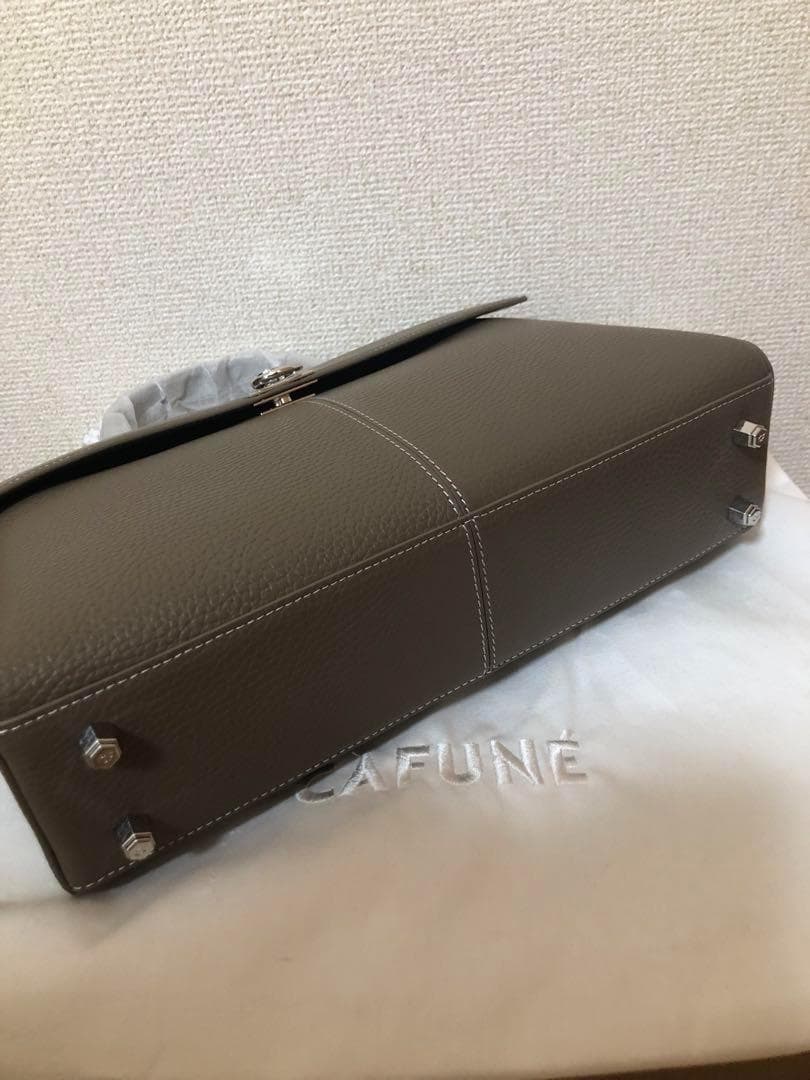 CAFUNE カフネ グレー レザーバッグ ショルダーストラップ付き