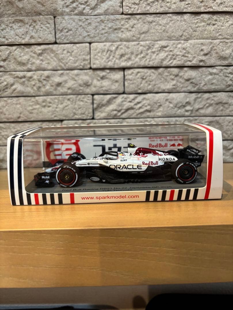 Spark Red Bull RB21 1/43 2025 鈴鹿 角田裕毅