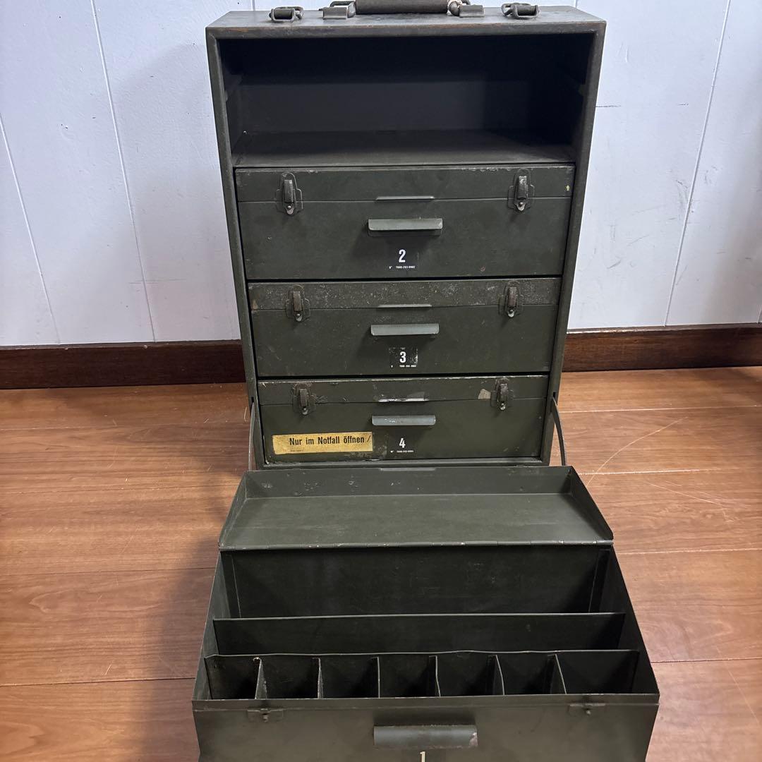 スイス軍 MEDICAL CASE メディカルキャビネット送料無料