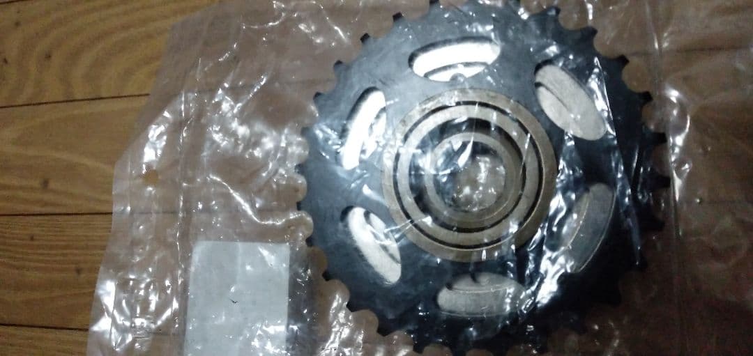 SHIMANO ボスフリー 未使用　MF-HG37-7S 7速 ※13T-28T