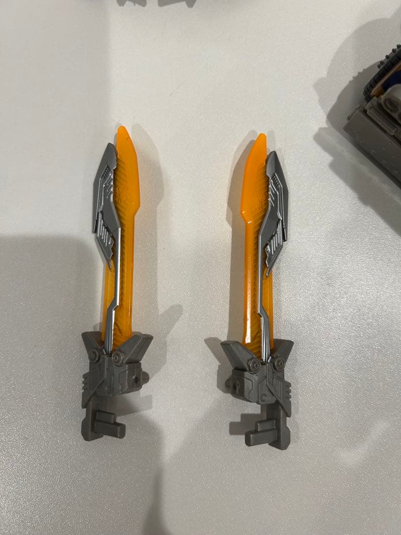 TF DA28　ストライカー　オプティマスプライム　トイザらス限定　ブレード付き