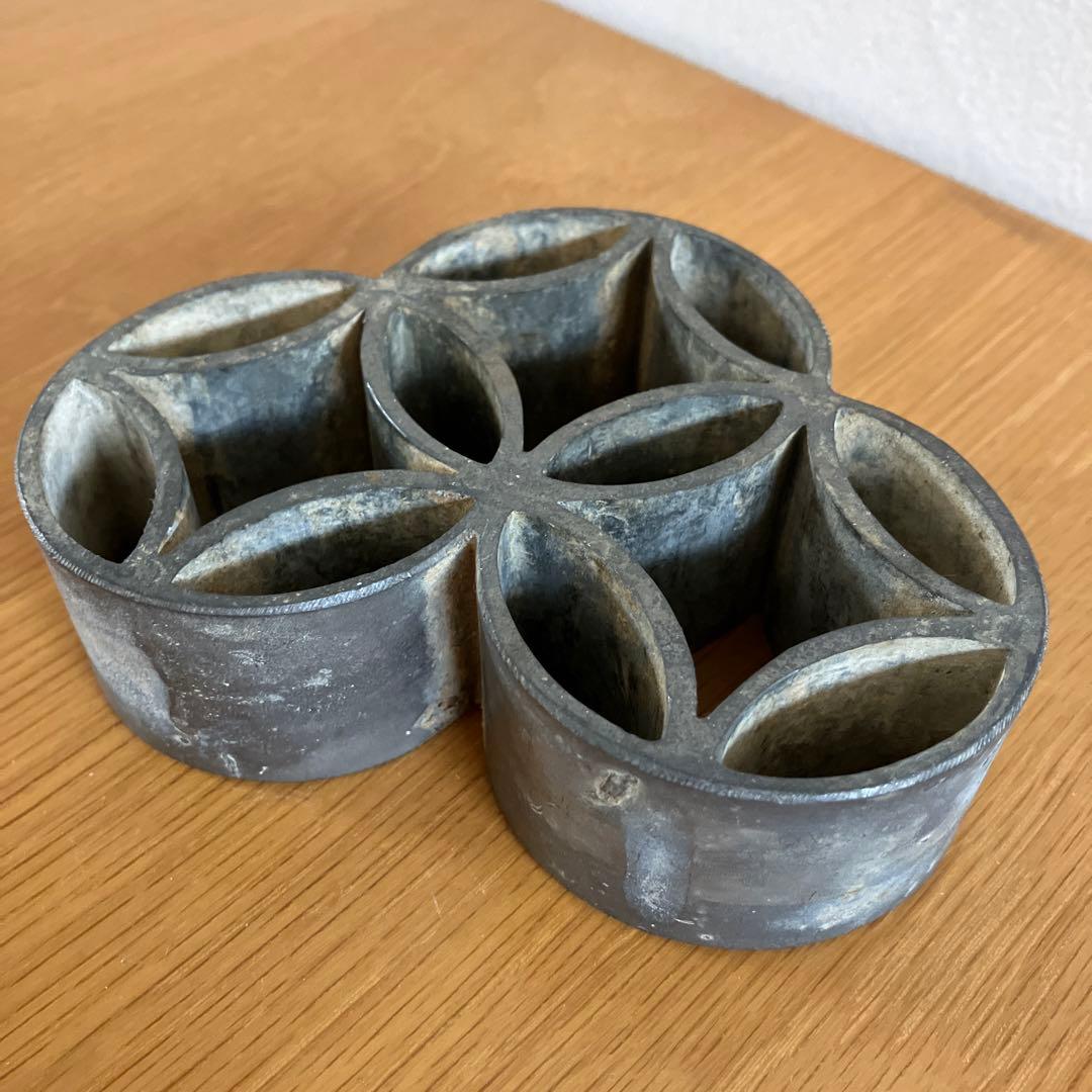 流線型陶器花器