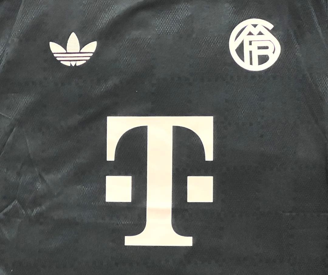 adidas バイエルン ミュンヘン 2025-2026 サード ユニフォーム