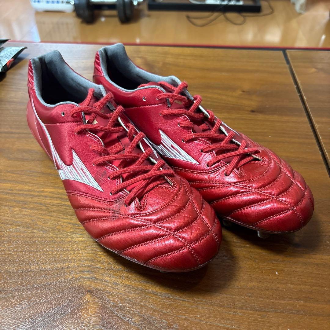 MIZUNO モナルシーダエリート　赤白 数回人工芝で使用