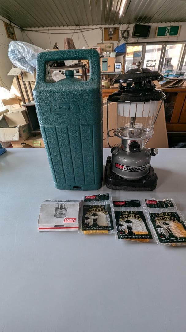 Coleman コールマンUnleaded Lantern282 ケース付