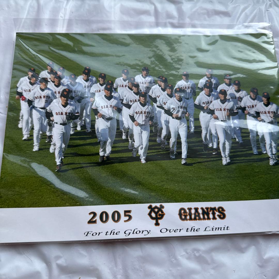 2005年 GIANTS 記念写真　バック帽子　2002 チャンピオンピンバッチ