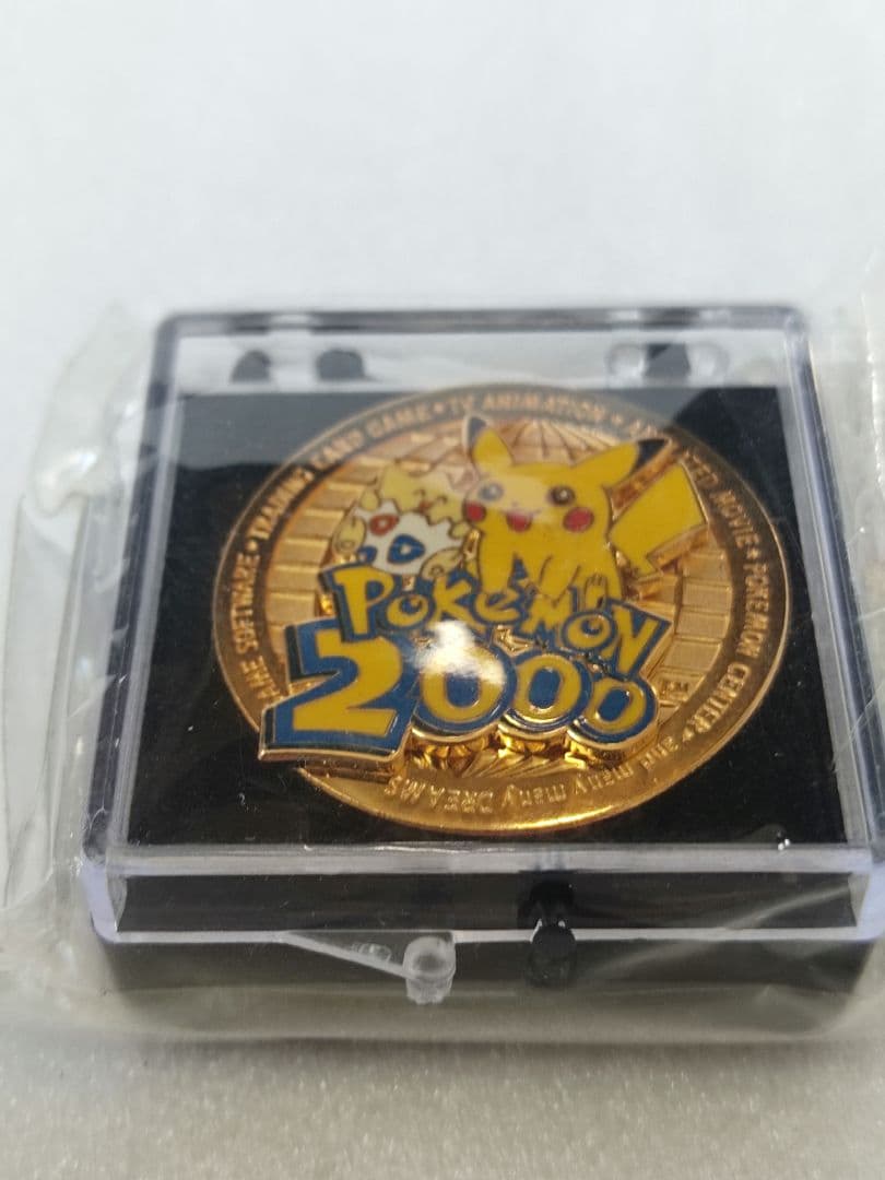 ポケモン　未開封　 2000年記念限定　オリジナルピンバッジ　ミレニアムピンズ