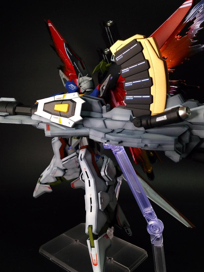 【28日まで特価】HG デスティニーガンダムSpecⅡ＆ゼウスシルエット