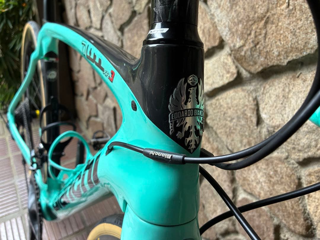 ★ビアンキ オルトレXR3ディスク Mavicカーボンホイール他！