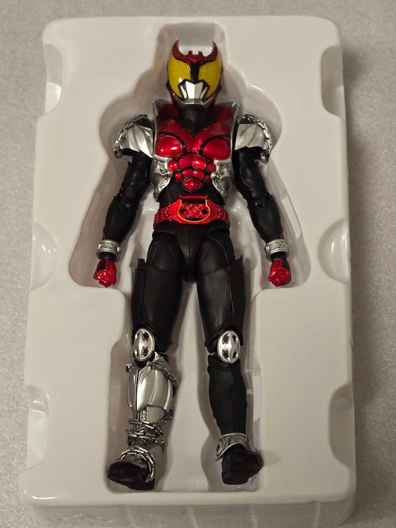 S.H.Figuarts（真骨彫製法）仮面ライダーキバ キバフォーム