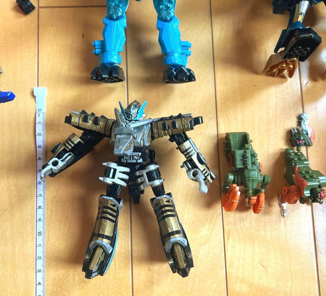 騎士竜戦隊リュウソウジャー＆トバスピノ＆プテライデンオー　ミニプラ（塗装あり）