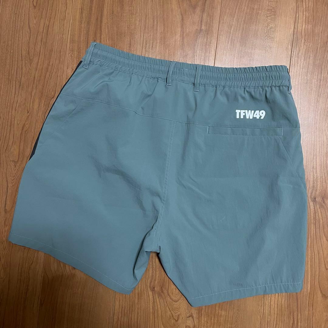 定価3.2万　2025モデル　TFW49 ショートパンツ　XL グレー　ゴルフ