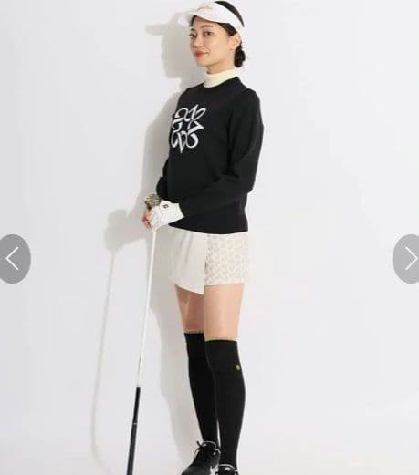 セントアンドリュース フロントロゴクルーネックニット