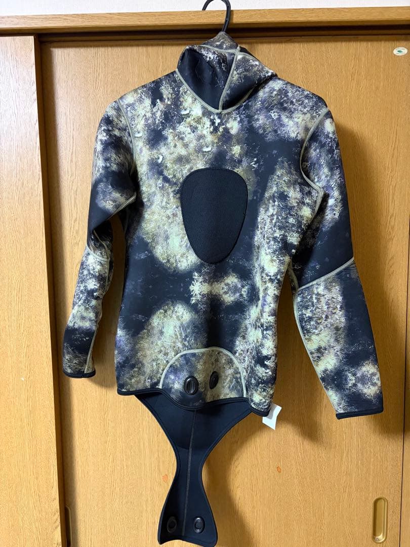 カモフラージュ フード付きウェットスーツ