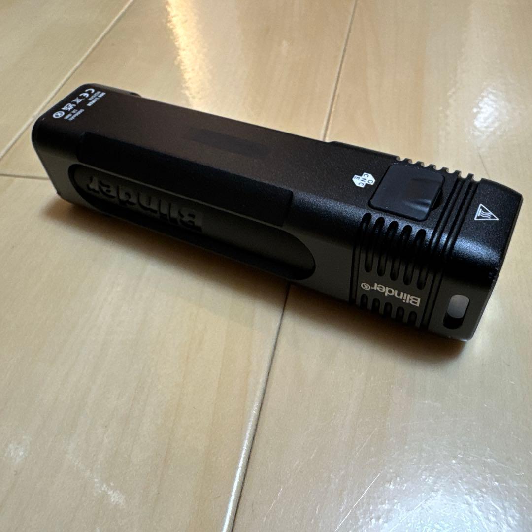 KNOG BLINDER 900 フロントバイクライト
