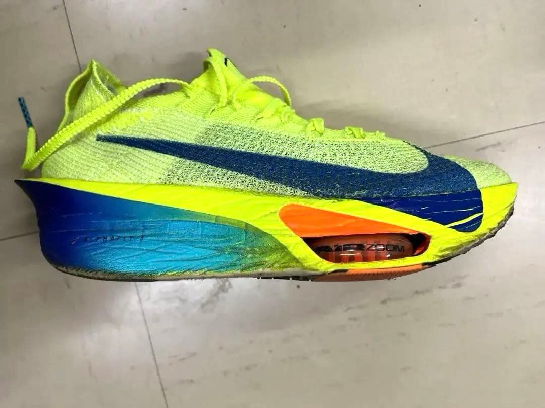 ランニングシューズ