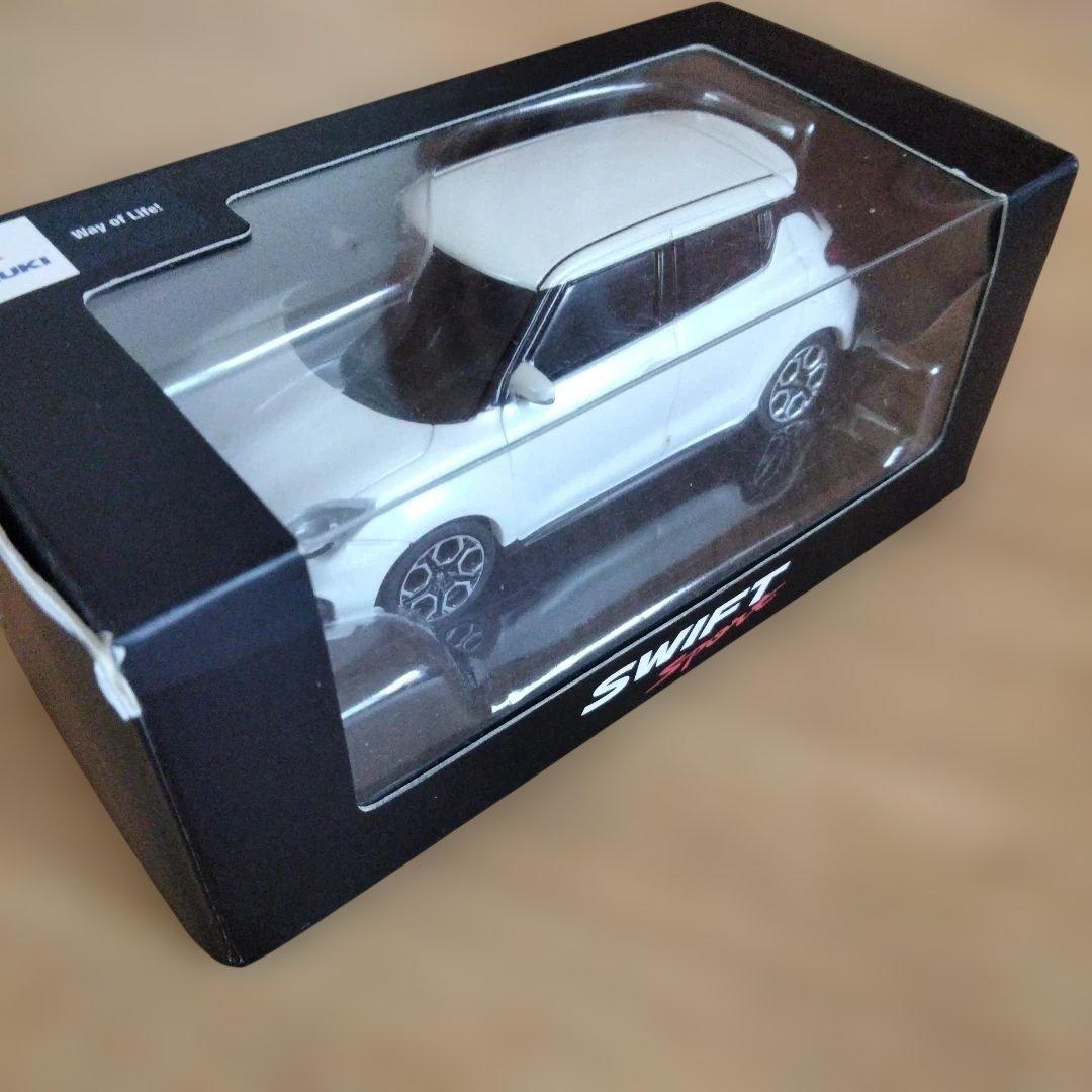 激レア! スズキ スイフトスポーツ 1/43 ミニカー ホワイト