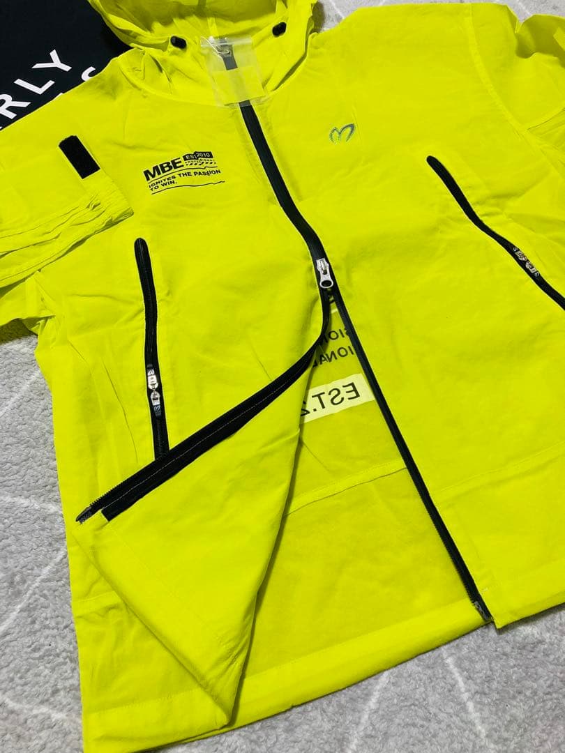 新品 パーリーゲイツ マスターバニー ドビーストレッチ ブルゾン(4)M/黄