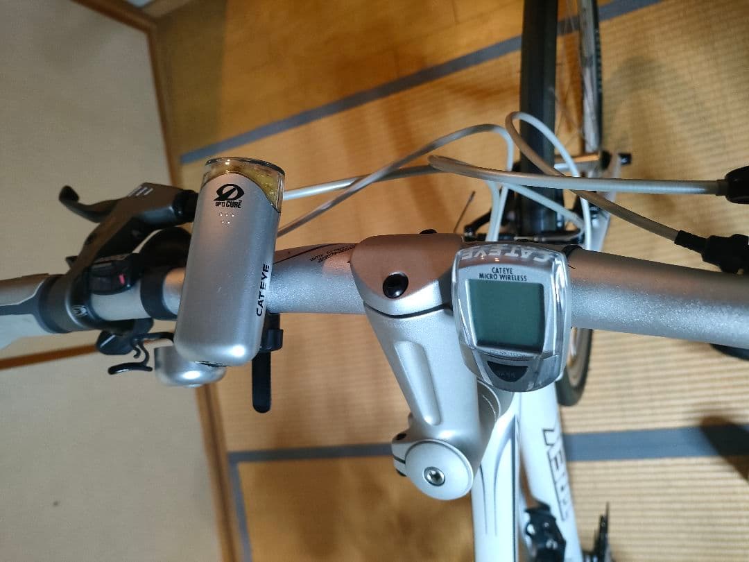 TREK 7.5FXクロスバイク ホワイト