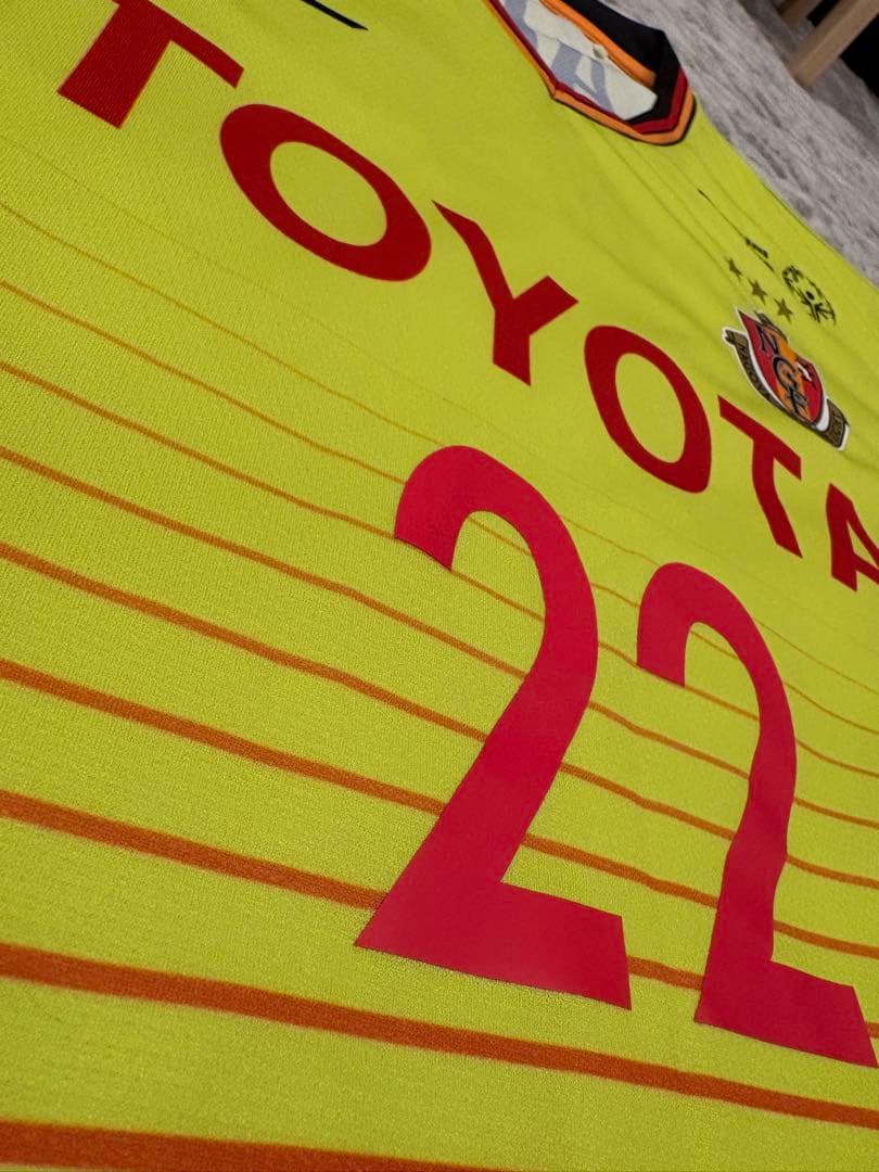 名古屋グランパス 2018年ユニフォームTシャツ ミッチェル ランゲラック選手