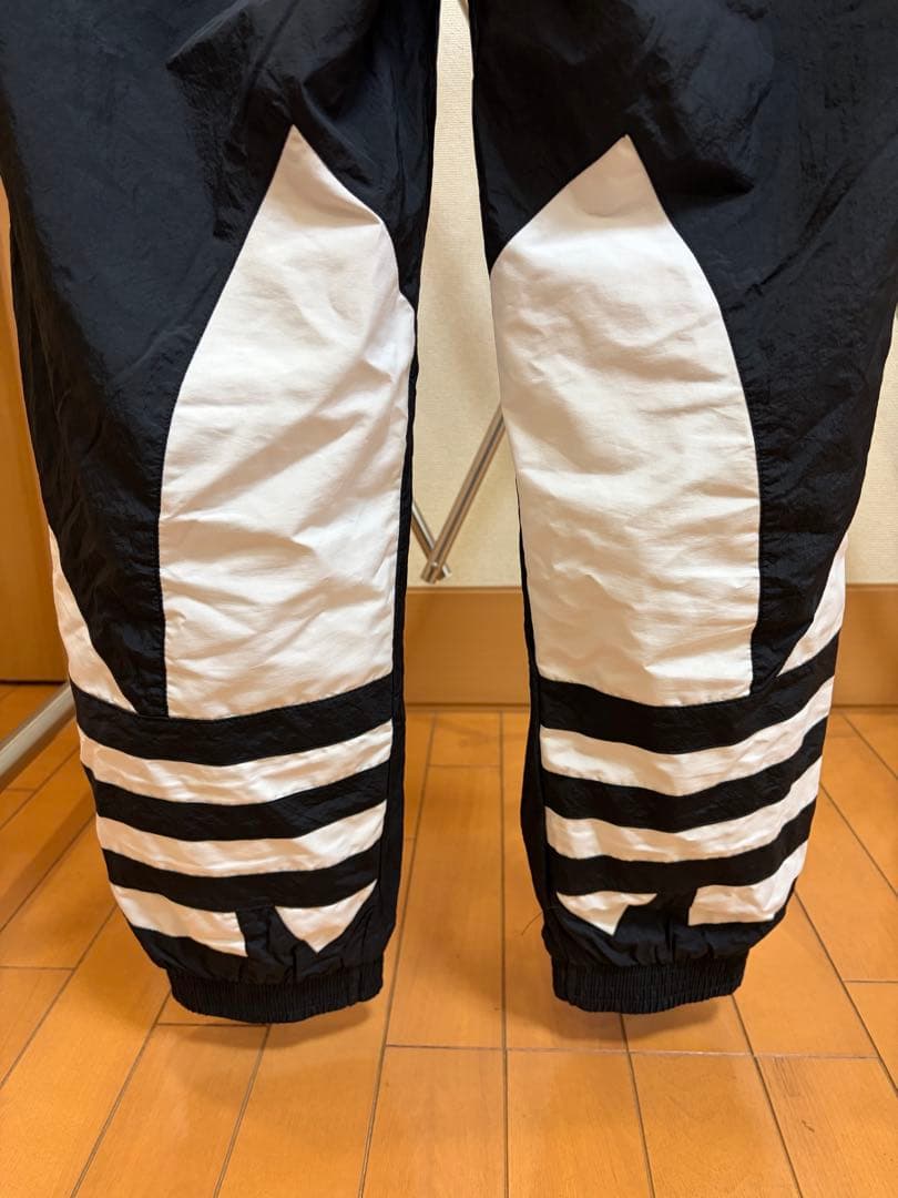 adidas アディダス オリジナルス トレフォイルロゴ ナイロンパンツ　黒　L