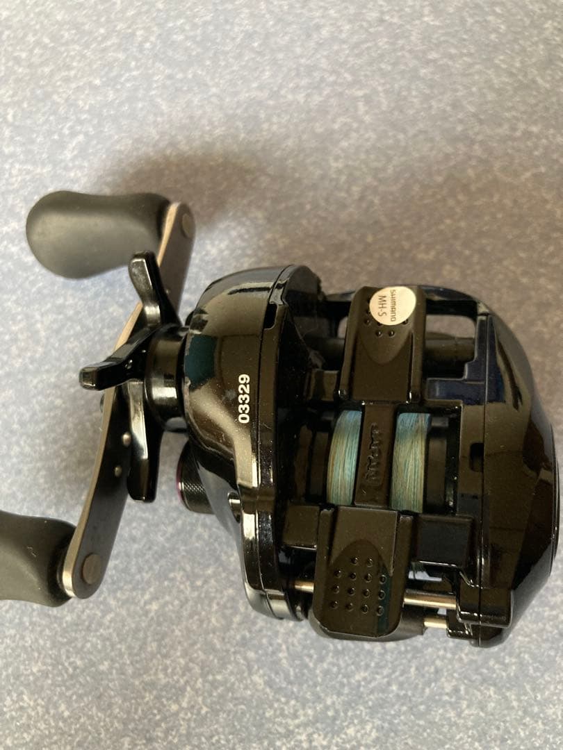 SHIMANO Brenious ブレニアス ベイトリール 右ハンドル
