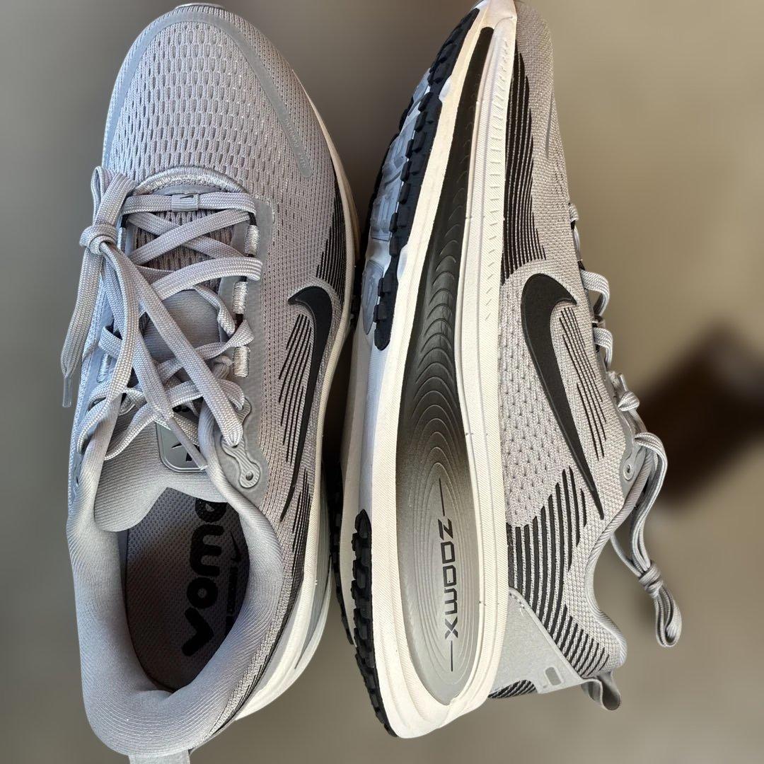 Nike ボメロ18 新品未使用　28センチZoomX グレー