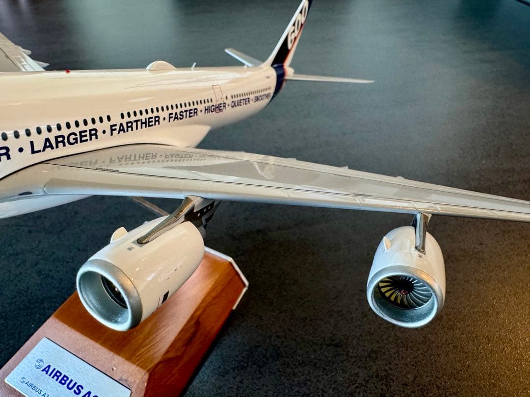 Airbus A340-600 ダイキャストモデル 1/200