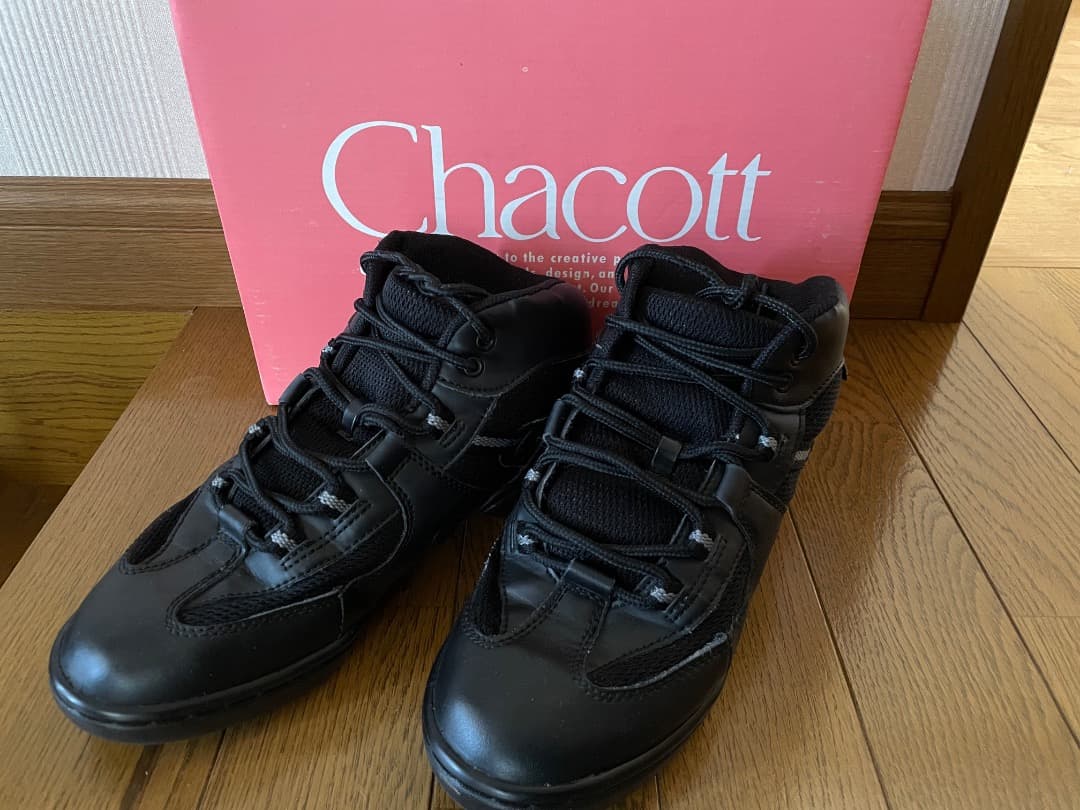 CHACOTT チャコット　ダンスシューズ　２３、５cm 　ミドルカット