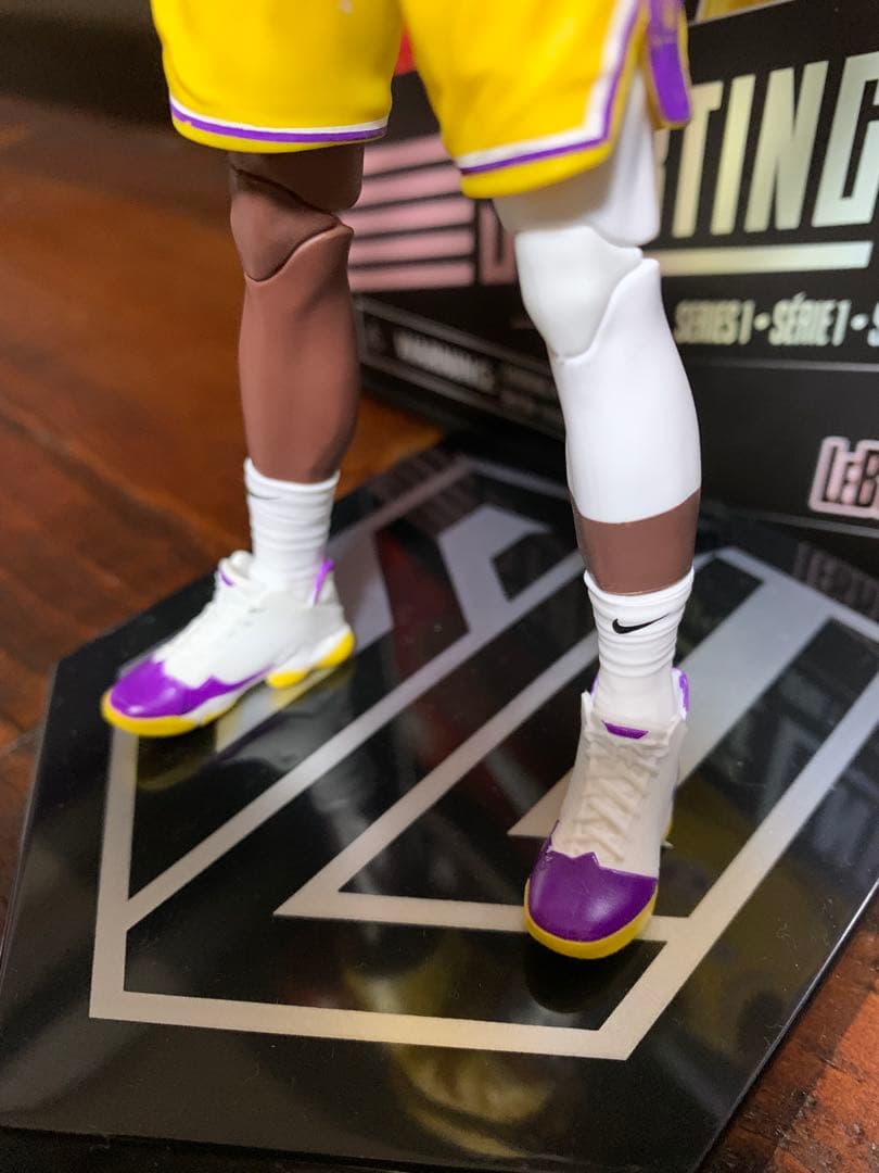 NBA LeBron James フィギュア ハズブロ