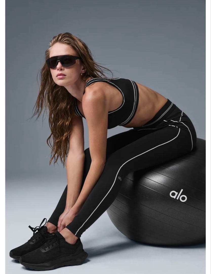 Alo yoga Airbrush ハイウエスト Heart Throbレギンス