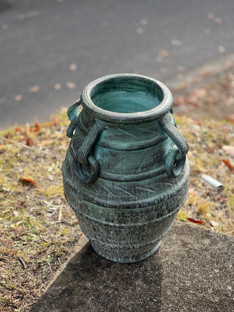 金属製花瓶