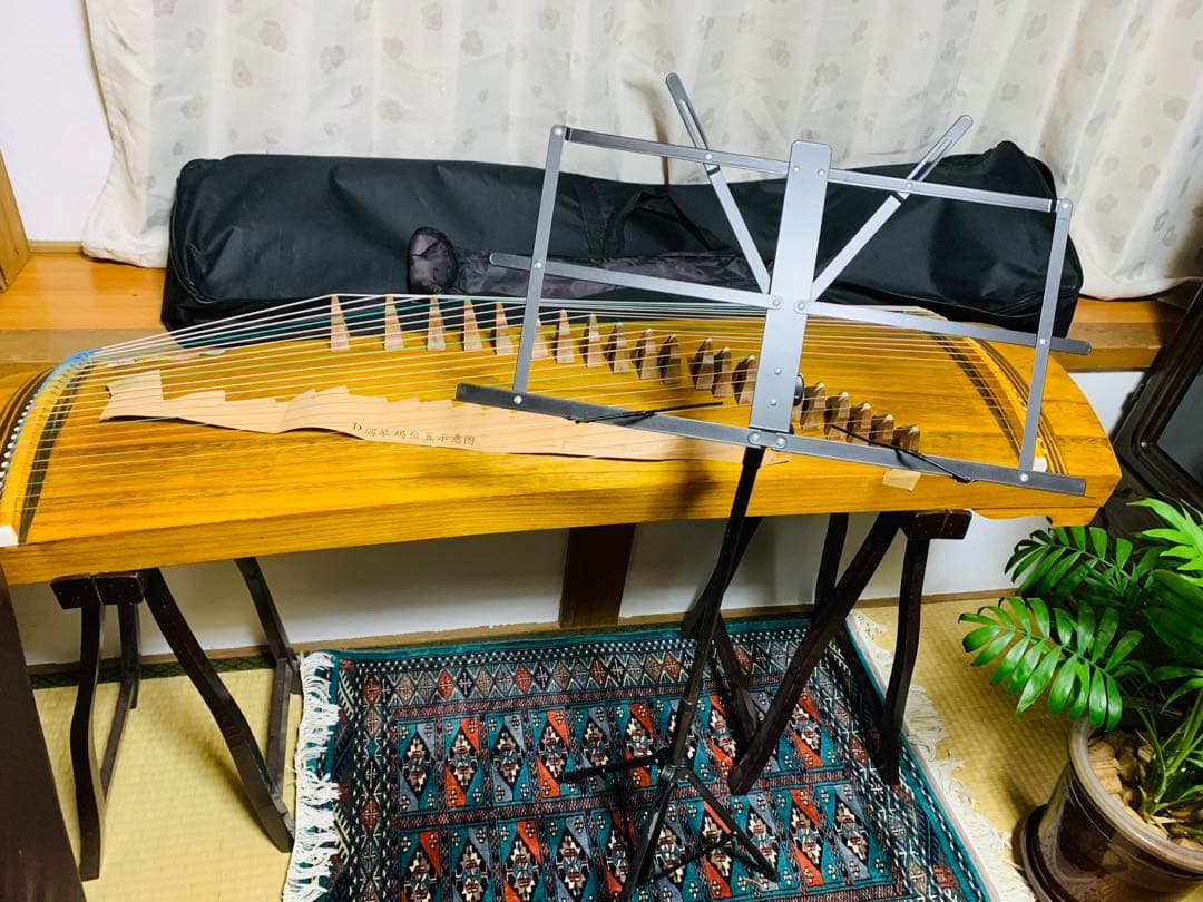 【美品】古筝（Gu Zheng） 21弦 スタンド・譜面台・ケース付き