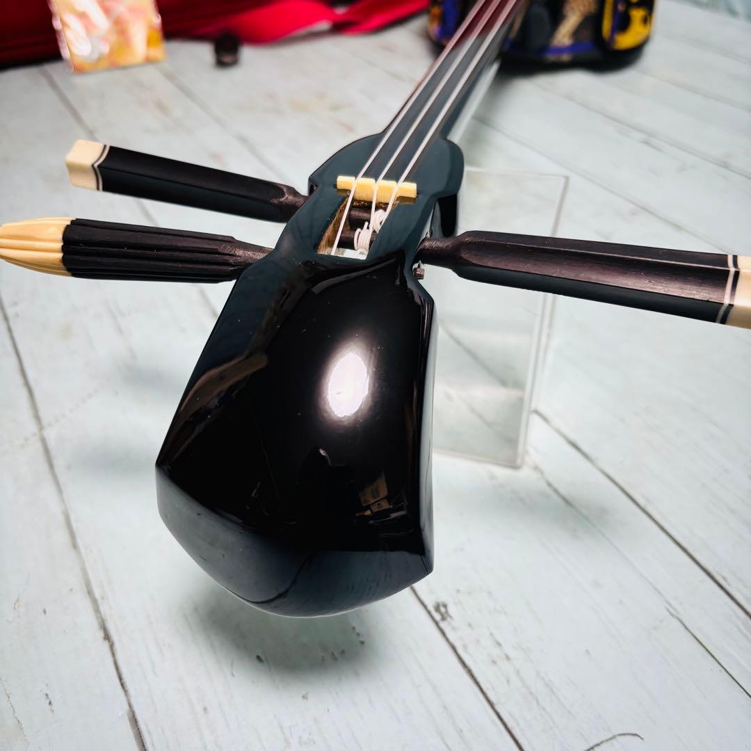 沖縄三線　人工皮　ケース付き　民族楽器　琉球　和楽器　弦楽器　三味線　美品