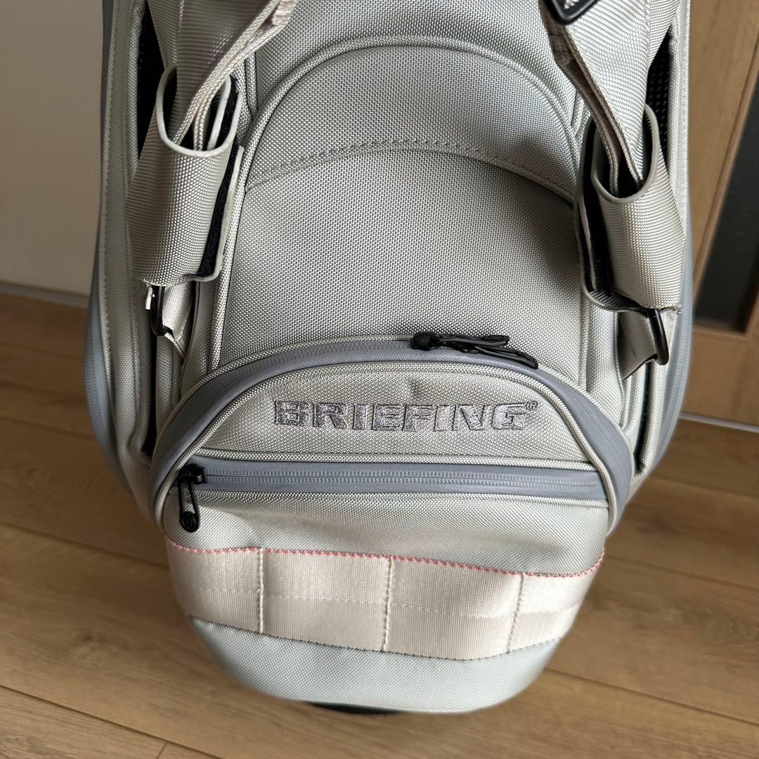 美品 BRIEFING CR-3 キャディバッグ シルバー ブリーフィング
