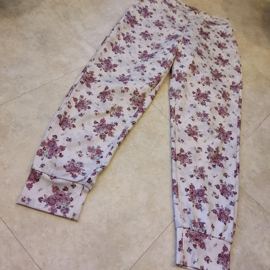 axes femme 花柄ヨガウェアセット　２セット