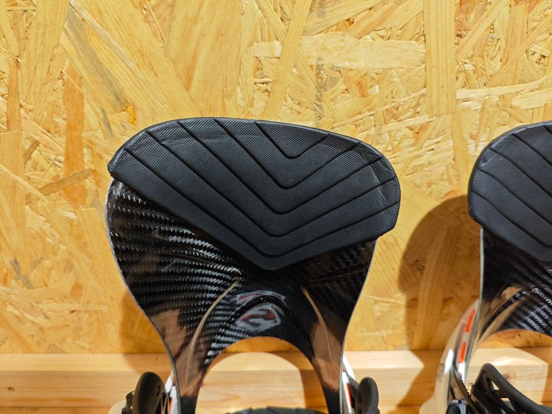 Salomon Quantumカーボン製スノーボード ビンディング M