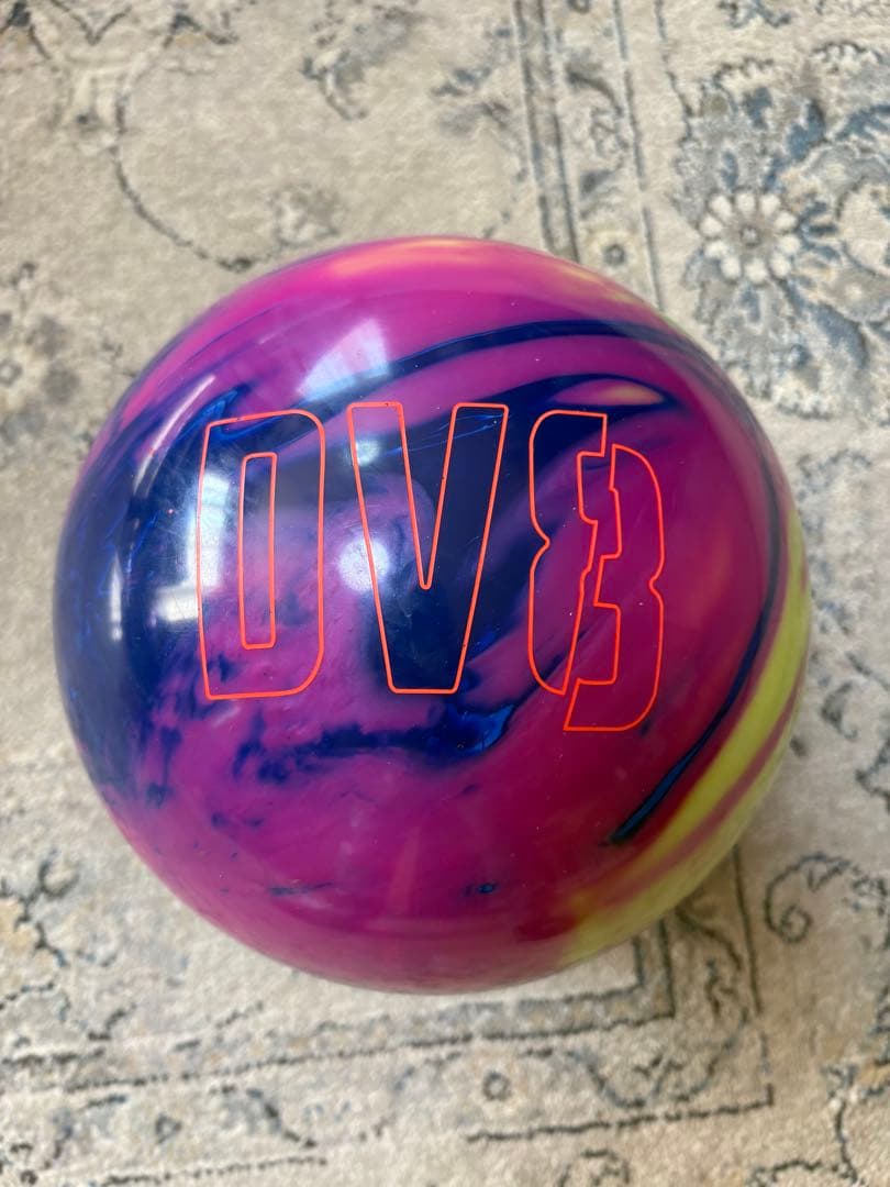 DV8 HECKLER ボウリングボール　　15ポンド　超美品❗️
