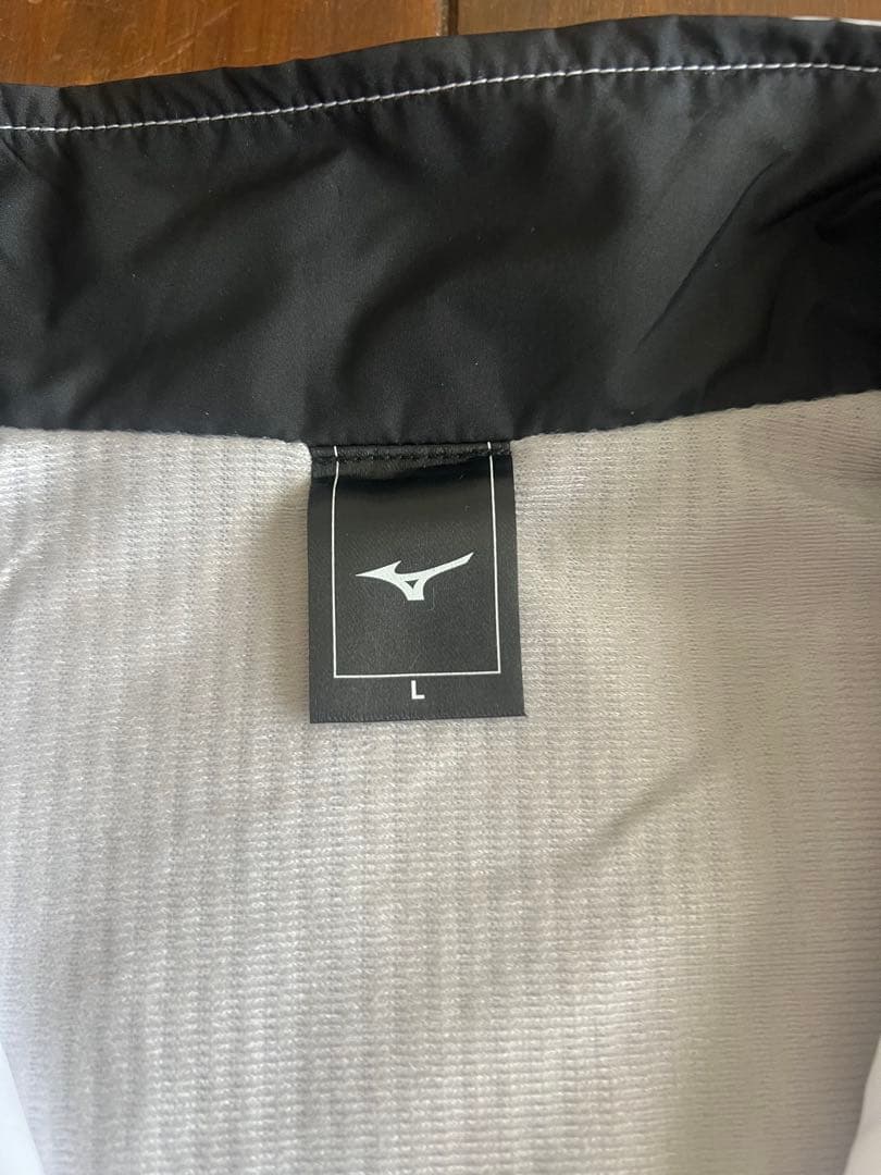美品　MIZUNO ウォームアップ　ユニLサイズ　　32MEA541
