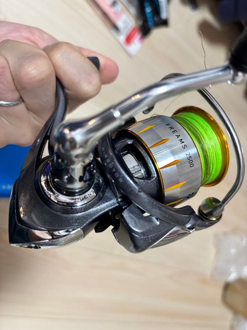 【美品】Daiwa フリームス 2500【ダイワ】