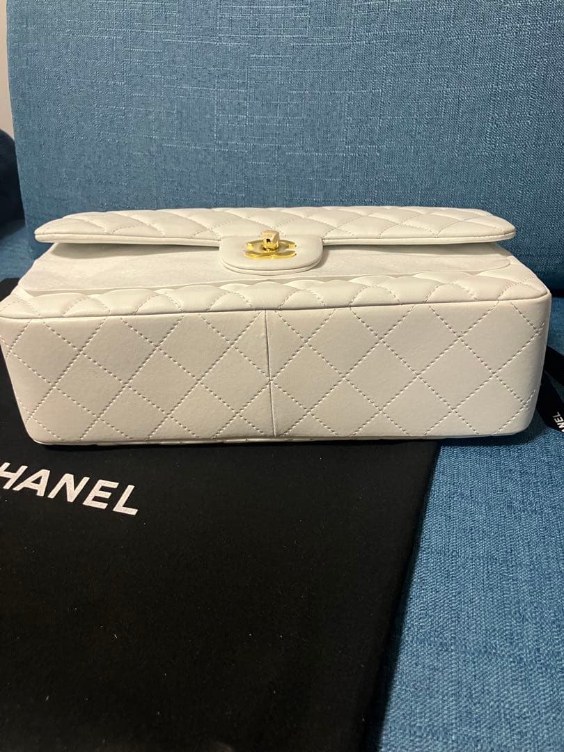 １点　CHANEL デカ　マトラッセ　ホワイト　ゴールド　ノベルティ　ショルダー