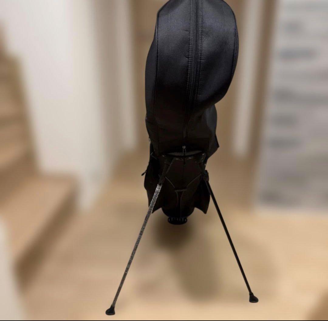 TaylorMade スタンド式　軽量　キャディバッグ 黒/青