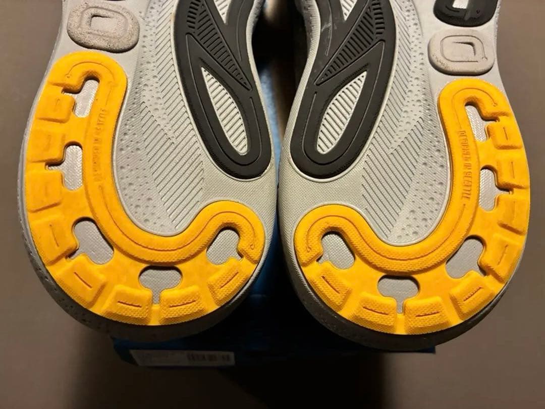 【美品・箱有】BROOKS アドレナリン GTS 24 グレー 27.0cm