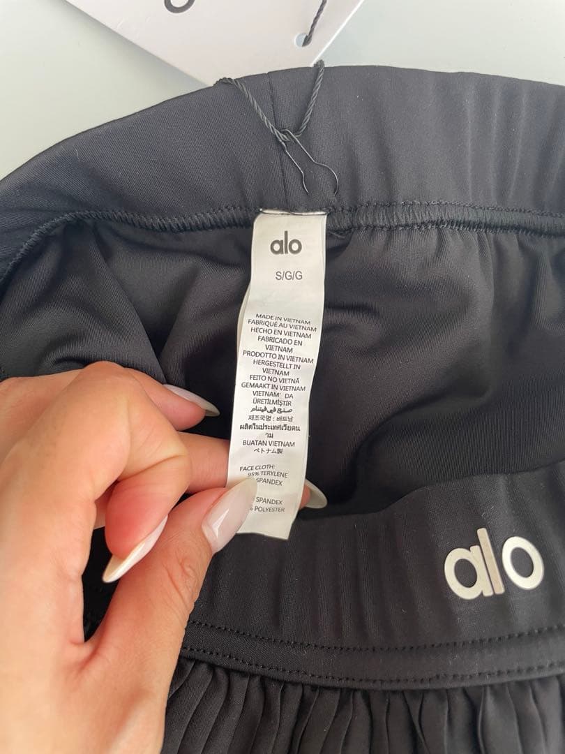 ALO YOGA レディース ヨガ・フィットネス用 百折ミニスカートブラックS