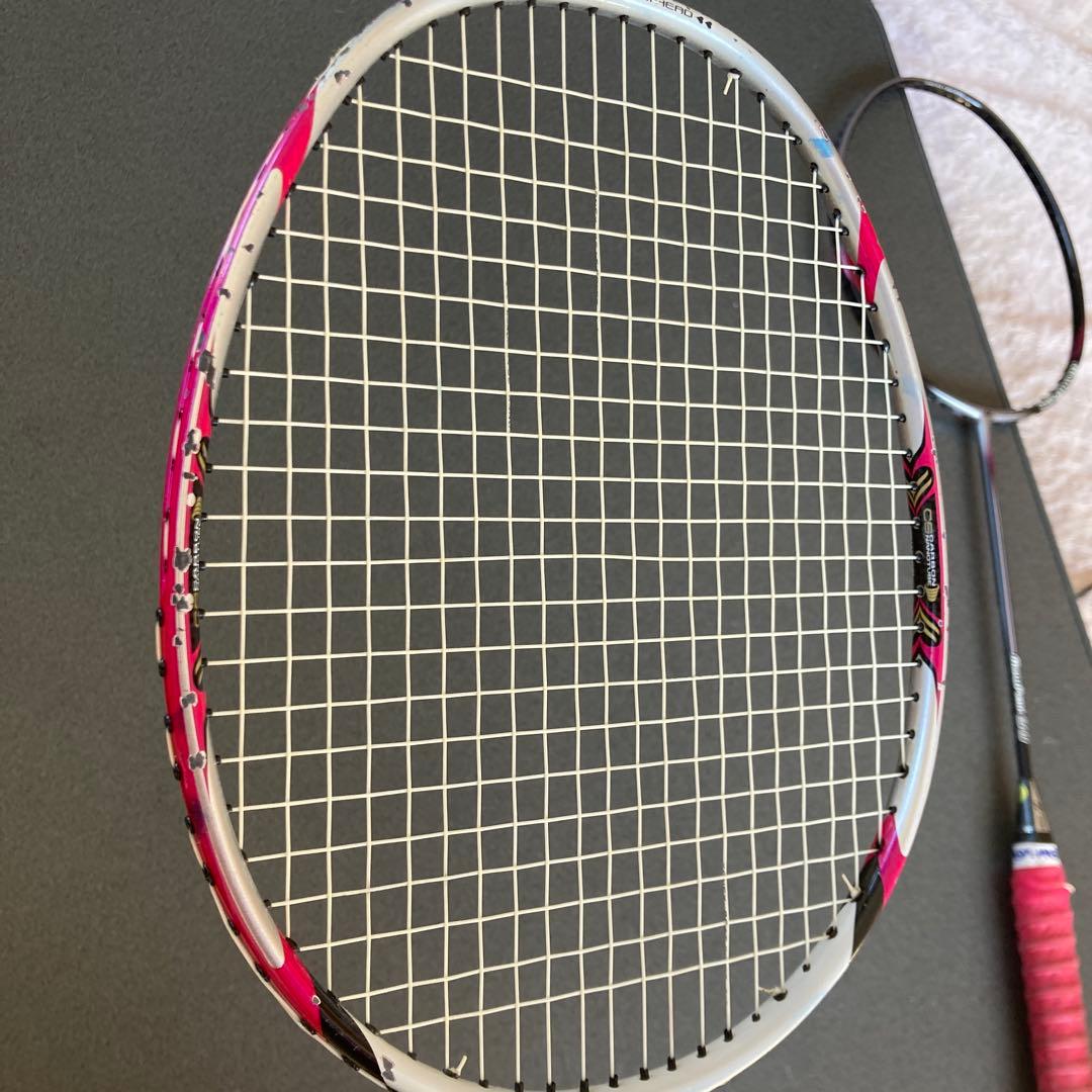 バドミントンラケット YONEX