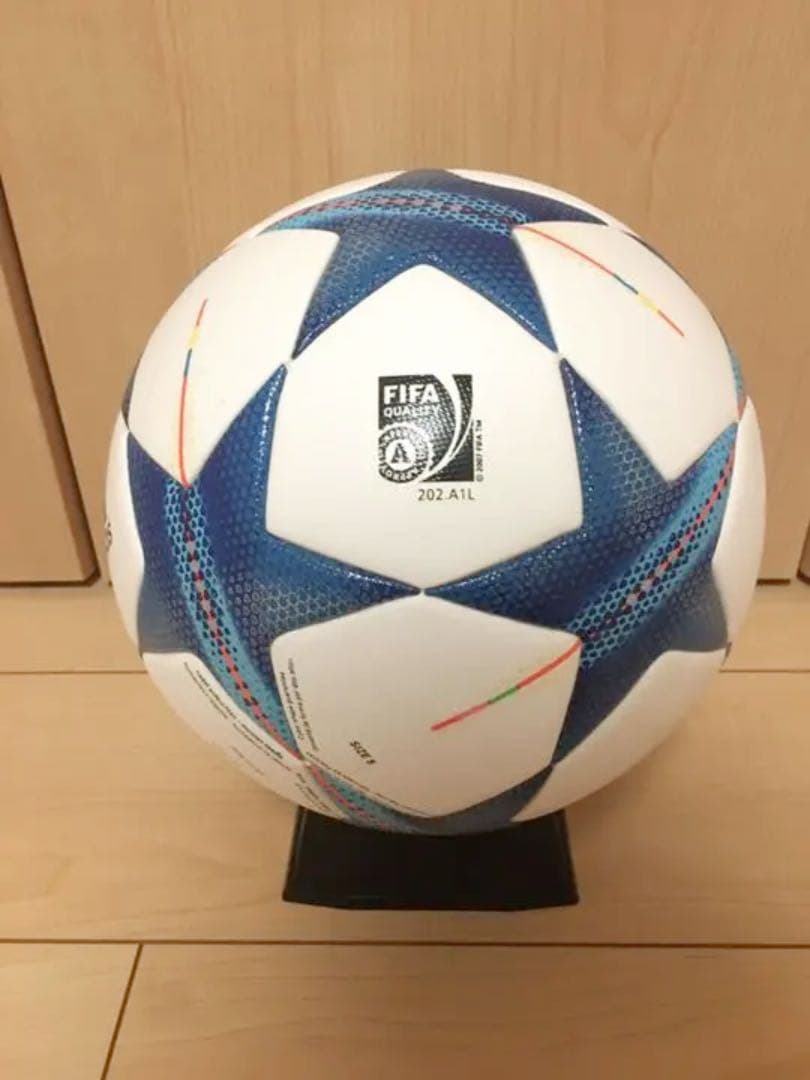 2015 フィナーレ  サッカーボールアディダス　FINAL 公式球　５号球