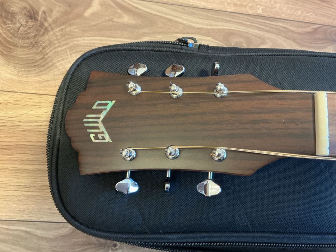 Guild D-240E ギター